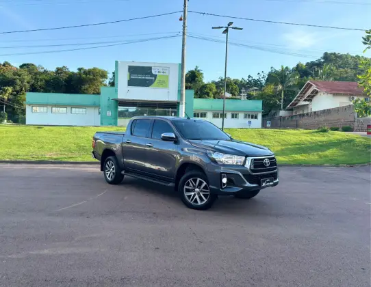 TOYOTA HILUX 2.8 SRV 4X4 CD 16V DIESEL 4P AUTOMÁTICO TOYOTA HILUX 2.8 SRV 4X4 CD 16V DIESEL 4P AUTOMÁTICO