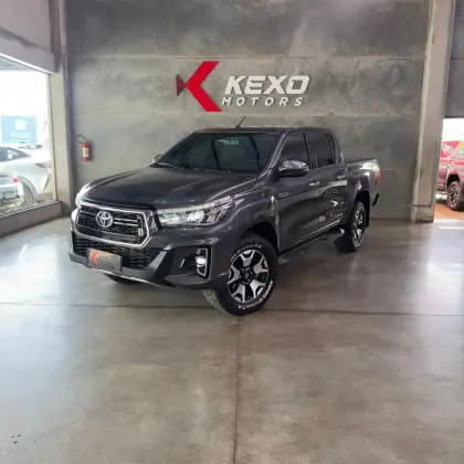 TOYOTA HILUX 2.8 SRX 4X4 CD 16V DIESEL 4P AUTOMÁTICO TOYOTA HILUX 2.8 SRX 4X4 CD 16V DIESEL 4P AUTOMÁTICO