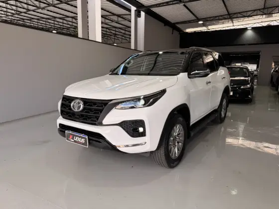 TOYOTA HILUX SW4 2.7 VVT-i FLEX SRV 7L 4X2 AUTOMÁTICO