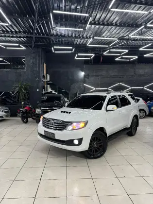 TOYOTA HILUX SW4 3.0 SRV 4X4 16V TURBO INTERCOOLER DIESEL 4P AUTOMÁTICO TOYOTA HILUX SW4 3.0 SRV 4X4 16V TURBO INTERCOOLER DIESEL 4P AUTOMÁTICO