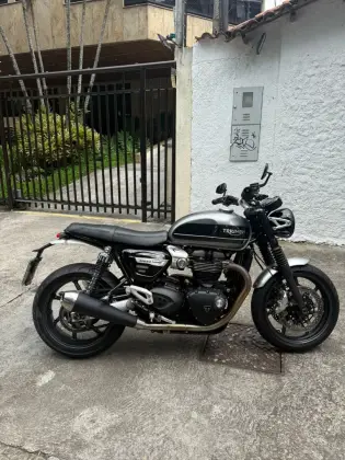 TRIUMPH SPEED TWIN 