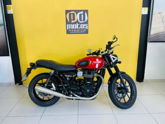 TRIUMPH STREET TWIN 