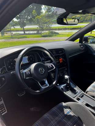 VOLKSWAGEN-GOLF-2019