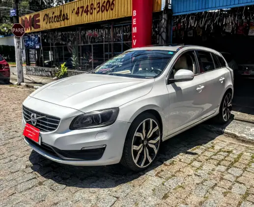 VOLVO V60 2.0 T5 MOMENTUM TURBO GASOLINA 4P AUTOMÁTICO