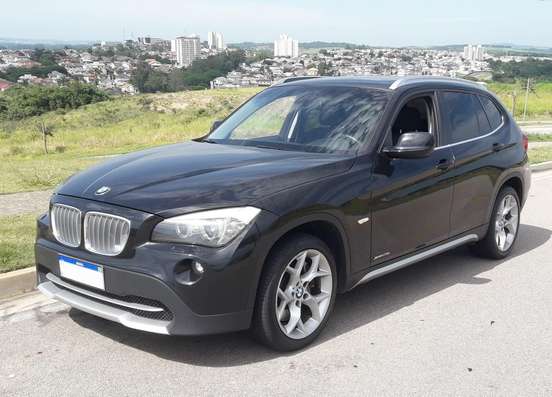 BMW-X1-2011