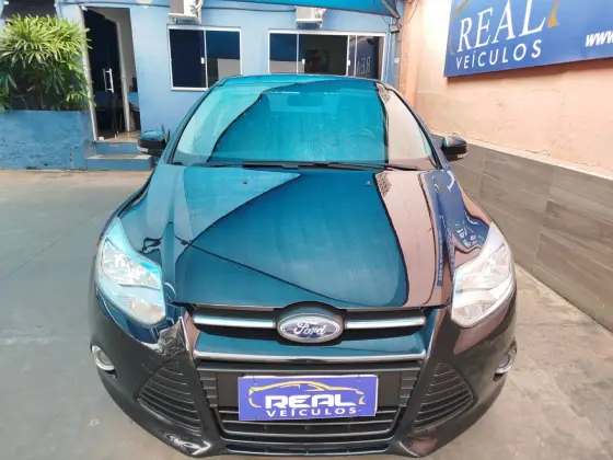 FORD FOCUS 1.6 SE SEDAN 16V FLEX 4P MANUAL FORD FOCUS 1.6 SE SEDAN 16V FLEX 4P MANUAL