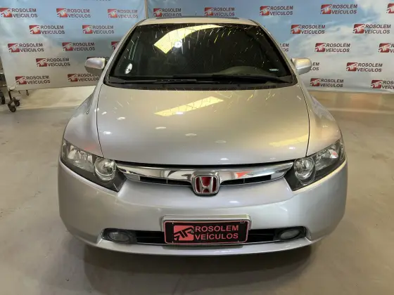 HONDA CIVIC 1.8 LXS 16V GASOLINA 4P AUTOMÁTICO