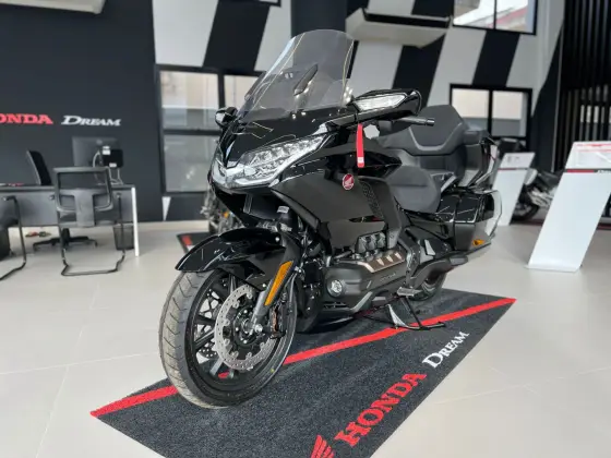 HONDA GL 1800 GOLD WING TOUR 