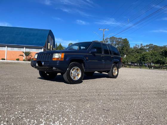 JEEP GRAND CHEROKEE 5.2 LIMITED 4X4 V8 16V GASOLINA 4P AUTOMÁTICO