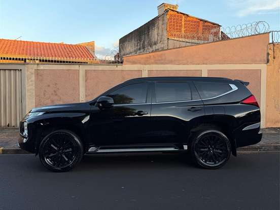 MITSUBISHI-PAJERO SPORT-2.4 16V MIVEC TURBO DIESEL LEGEND BLACK AWD AUTOMÁTICO MITSUBISHI-PAJERO SPORT-2024