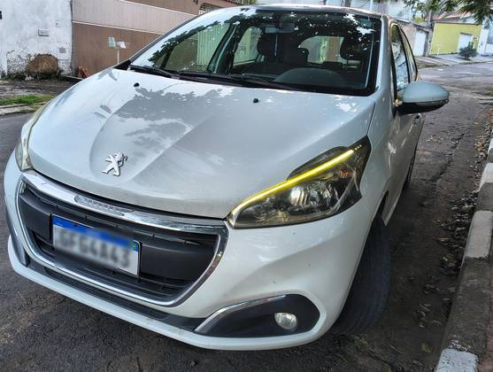 PEUGEOT 208 1.2 ALLURE 12V FLEX 4P MANUAL