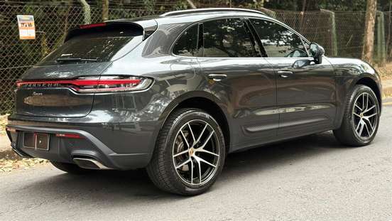 PORSCHE-MACAN-2021