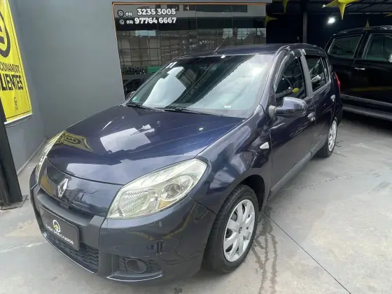 RENAULT SANDERO 1.0 EXPRESSION 16V FLEX 4P MANUAL RENAULT SANDERO 1.0 EXPRESSION 16V FLEX 4P MANUAL