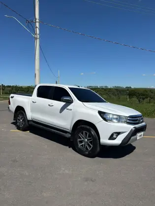 TOYOTA HILUX 2.8 SRV 4X4 CD 16V DIESEL 4P AUTOMÁTICO TOYOTA HILUX 2.8 SRV 4X4 CD 16V DIESEL 4P AUTOMÁTICO