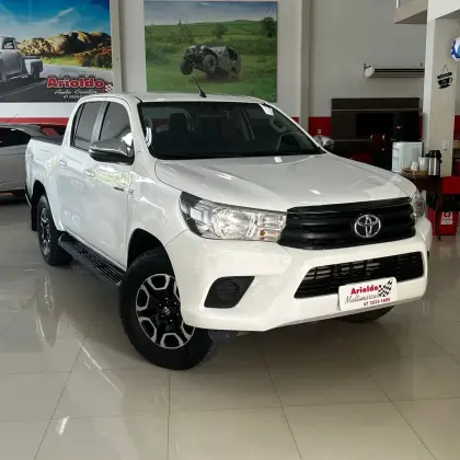 TOYOTA HILUX 2.8 STD 4X4 CD 16V DIESEL 4P MANUAL