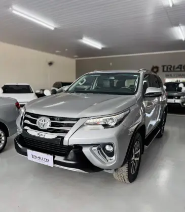 TOYOTA HILUX SW4 2.8 SRX 4X4 16V TURBO INTERCOOLER DIESEL 4P AUTOMÁTICO