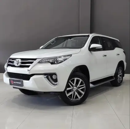 TOYOTA HILUX SW4 4.0 SRX 4X4 7 LUGARES V6 24V GASOLINA 4P AUTOMÁTICO