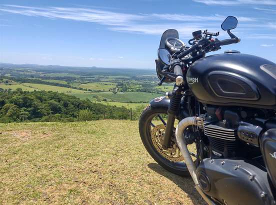 TRIUMPH-STREET TWIN-2017