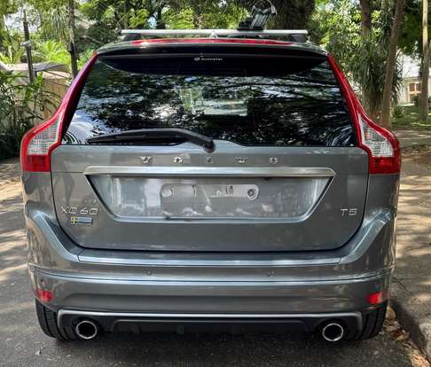 VOLVO-XC60-2016