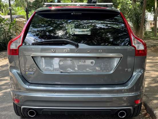 VOLVO-XC60-2.0 T5 R-DESIGN GASOLINA 4P AUTOMÁTICO VOLVO-XC60-2016