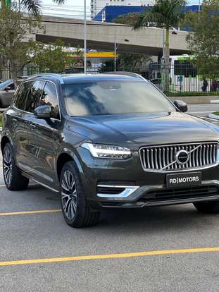 VOLVO-XC90-2022