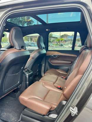 VOLVO-XC90-2022