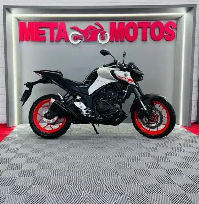 YAMAHA MT-03 ABS YAMAHA MT-03 ABS