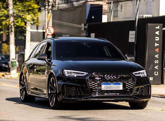 AUDI-RS4-2019