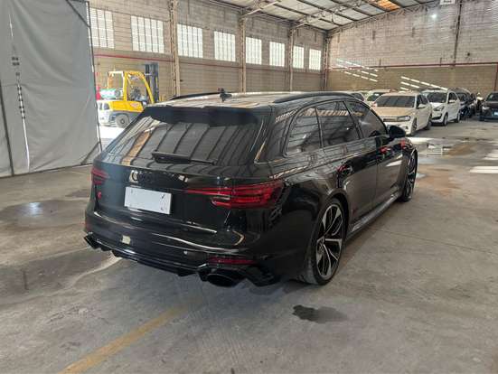 AUDI-RS4-2019