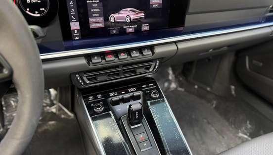 PORSCHE-911-2019
