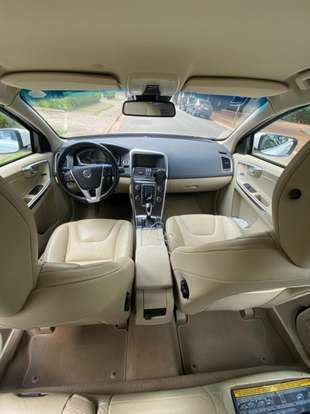 VOLVO-XC60-2013