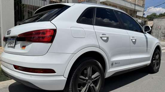 AUDI-Q3-2015