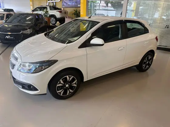 CHEVROLET ONIX 1.4 MPFI LT 8V FLEX 4P AUTOMÁTICO CHEVROLET ONIX 1.4 MPFI LT 8V FLEX 4P AUTOMÁTICO
