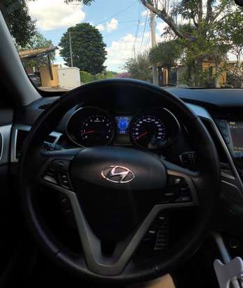 HYUNDAI-VELOSTER-2011