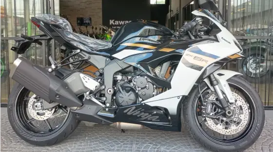 KAWASAKI NINJA ZX-6R 