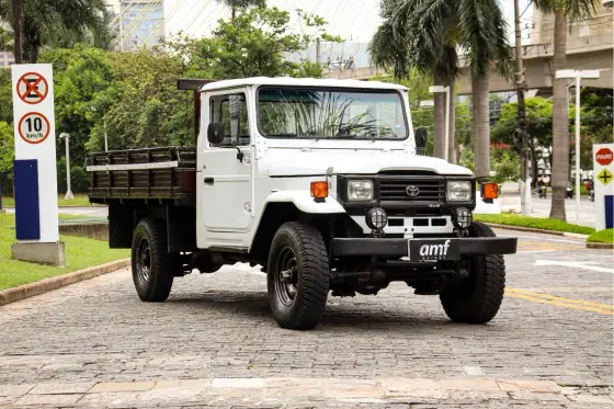 TOYOTA BANDEIRANTE 3.7 BJ55LP-BL3 4X4 CS DIESEL 2P MANUAL