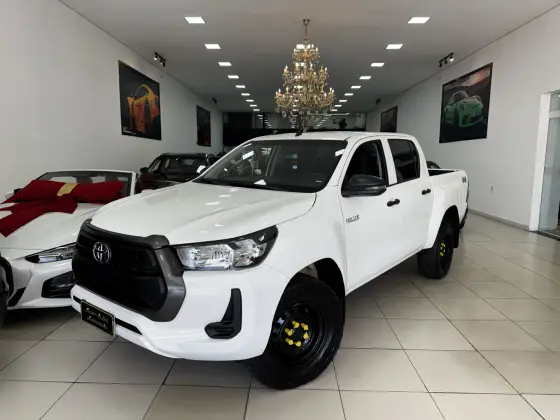 TOYOTA HILUX 2.8 D-4D TURBO DIESEL CD POWER PACK 4X4 MANUAL