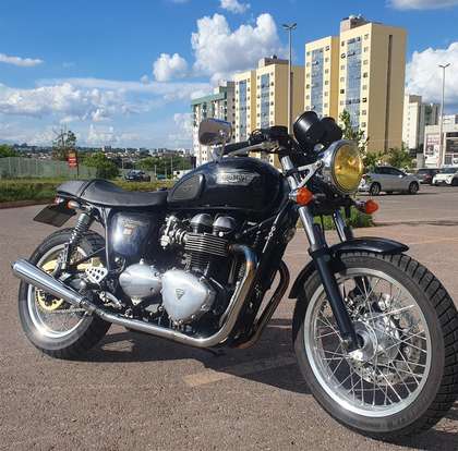 TRIUMPH-THRUXTON-2014