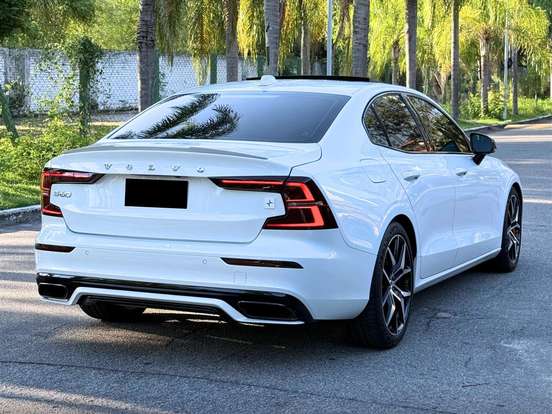 VOLVO-S60-2.0 T8 POLESTAR ENGINEERED HÍBRIDO 4P AUTOMÁTICO VOLVO-S60-2020