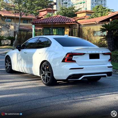 VOLVO-S60-2020