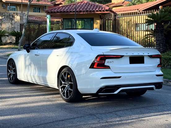 VOLVO-S60-2.0 T8 POLESTAR ENGINEERED HÍBRIDO 4P AUTOMÁTICO VOLVO-S60-2020