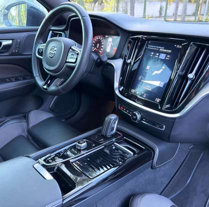 VOLVO-S60-2020