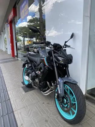 YAMAHA MT-09 
