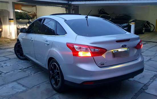 FORD-FOCUS-2014