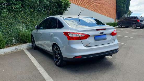 FORD-FOCUS-2014