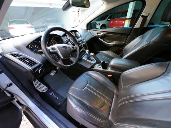 FORD-FOCUS-2014