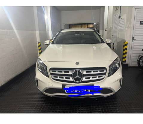 MERCEDES-BENZ-GLA 200-2017