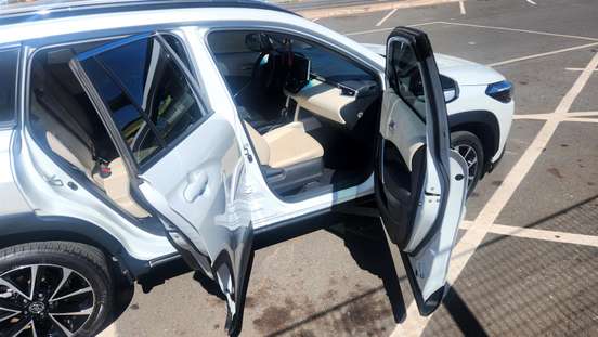 TOYOTA-COROLLA CROSS-2023