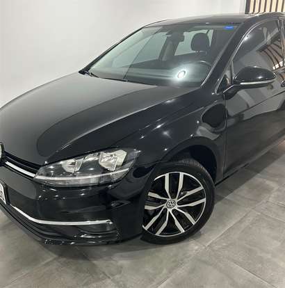 VOLKSWAGEN-GOLF-2018