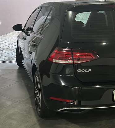 VOLKSWAGEN-GOLF-2018